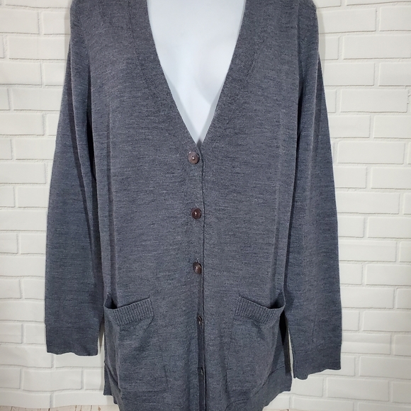 Merino Charter Club Luxury Gray V Neck Button Down Sweater - Picture 2 of 8